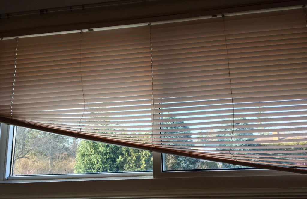 How To Fix Stuck Blinds 5 Issues & Solutions Graham's and Son